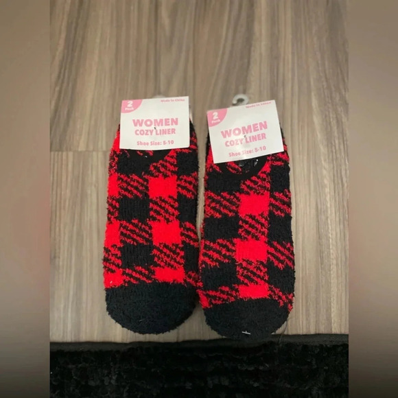 Women’s cozy liner red and black plaid slip ons size 5-10 bundle - Picture 4 of 4